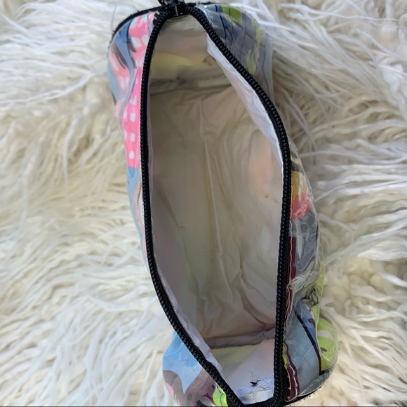 ✨💖 NWOT Traveling Cosmetic Bag 💖✨ - Picture 7 of 8